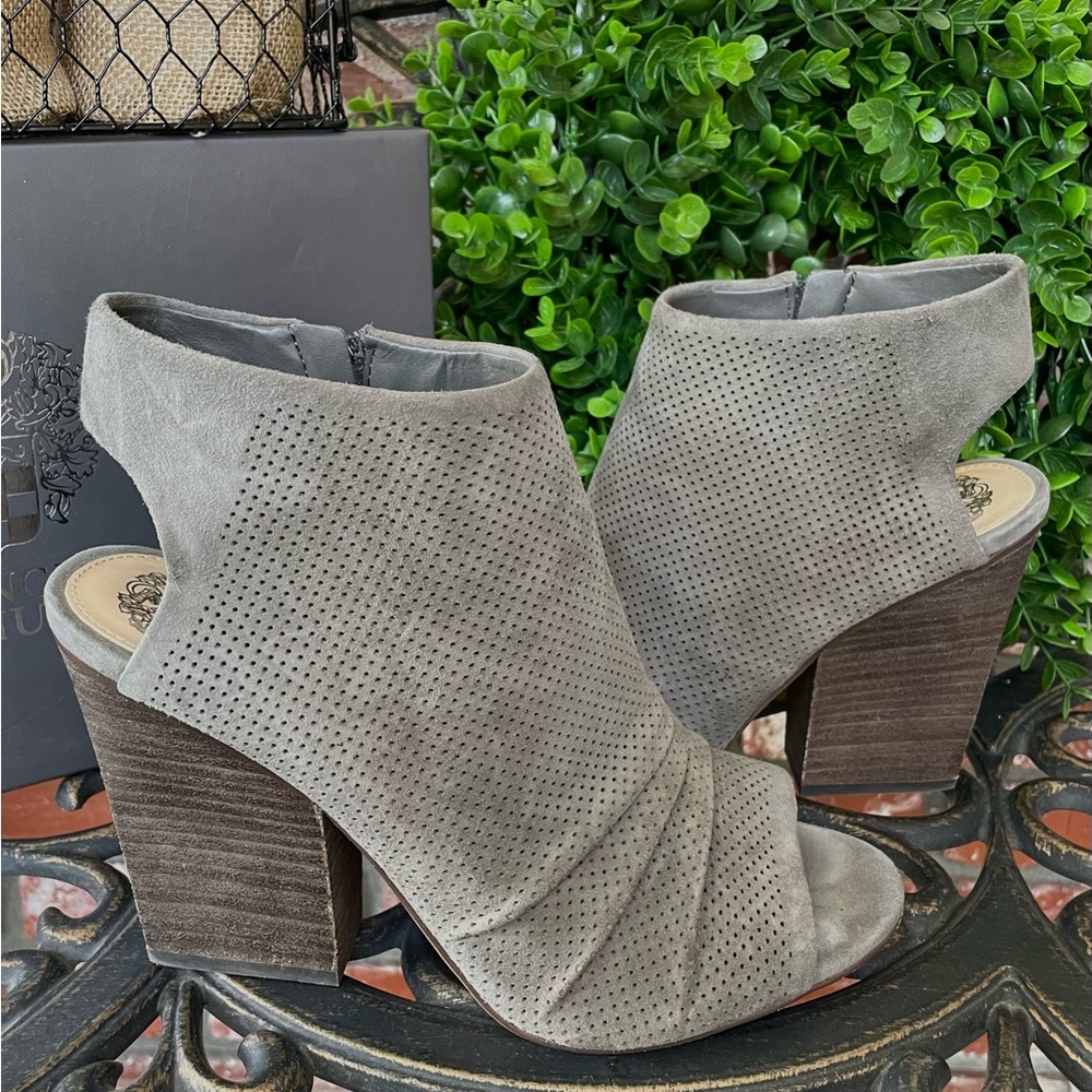 Vince Camuto Open-Toe Booties; Sling-Back/Inside Zipper; Graystone Suede; Sz 9.5